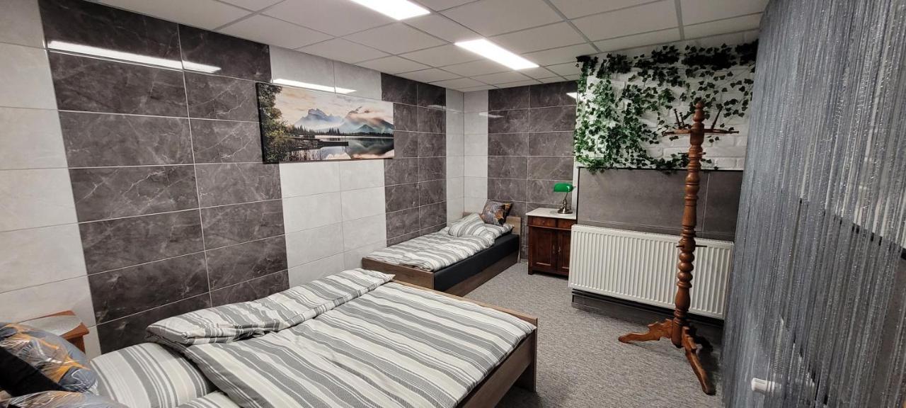 Stylowy Apartament Na Ptasiej Gorze Еленя-Гура Экстерьер фото