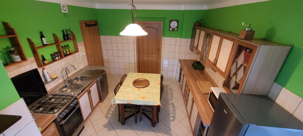 Stylowy Apartament Na Ptasiej Gorze Еленя-Гура Экстерьер фото
